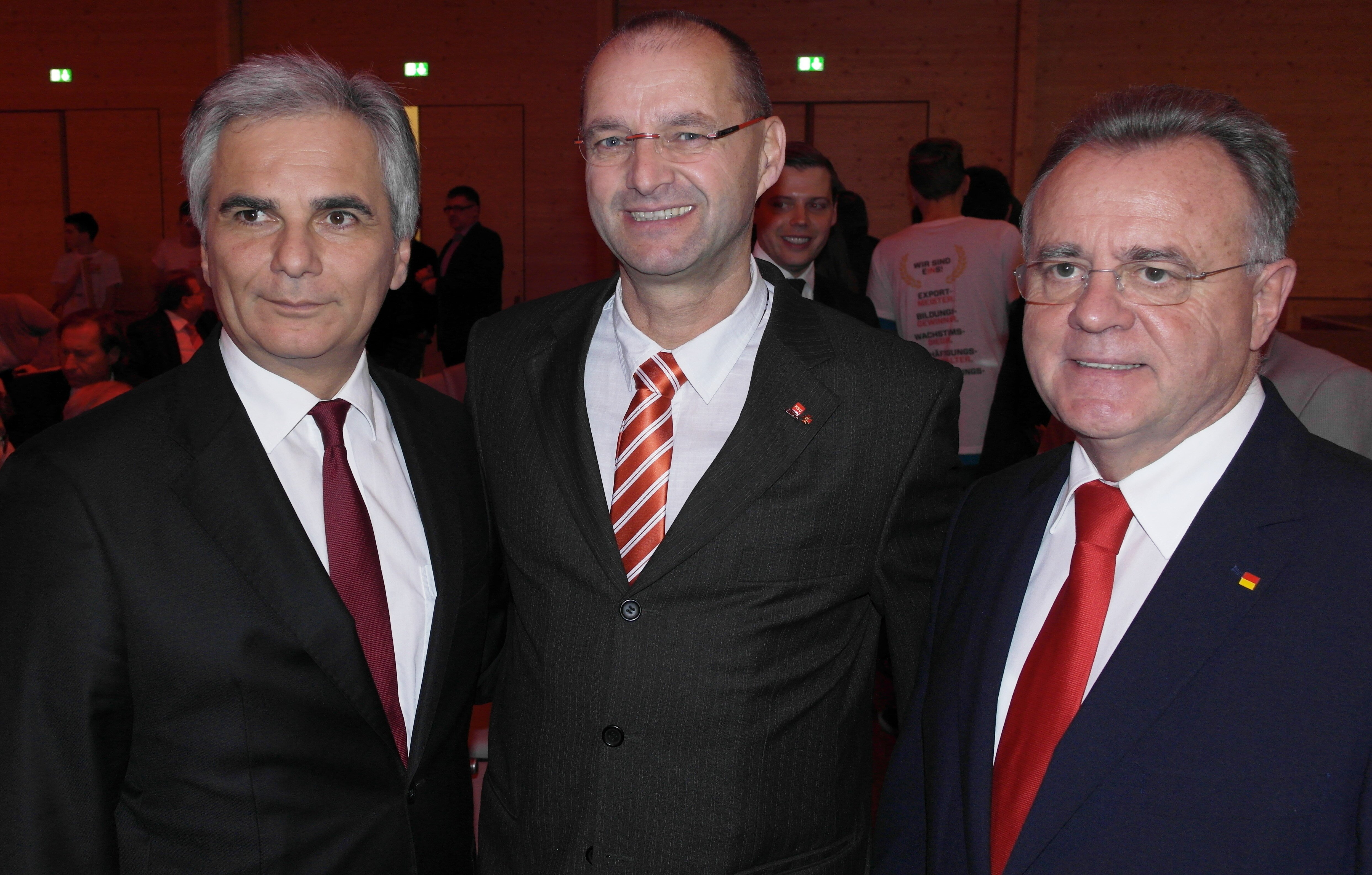 v.l.n.r.: BK Werner Faymann, Heinz Heidenreich, LH Hans Niessl